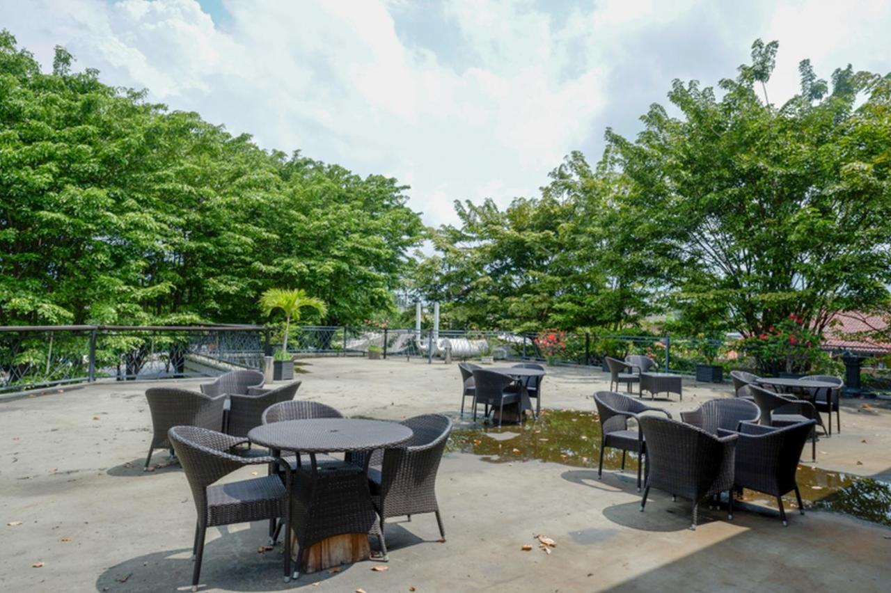 Hotel New Puri Garden Bandara Semarang Extérieur photo