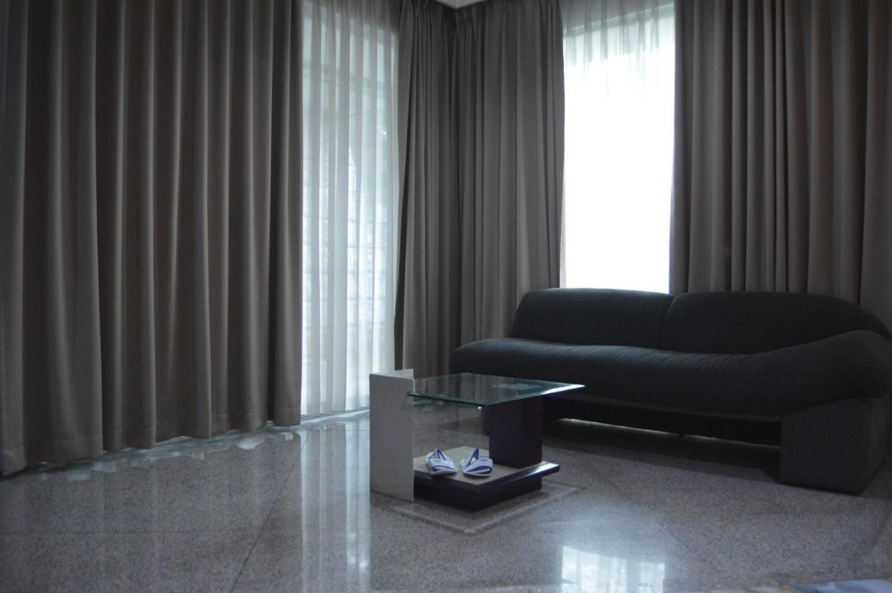 Hotel New Puri Garden Bandara Semarang Extérieur photo