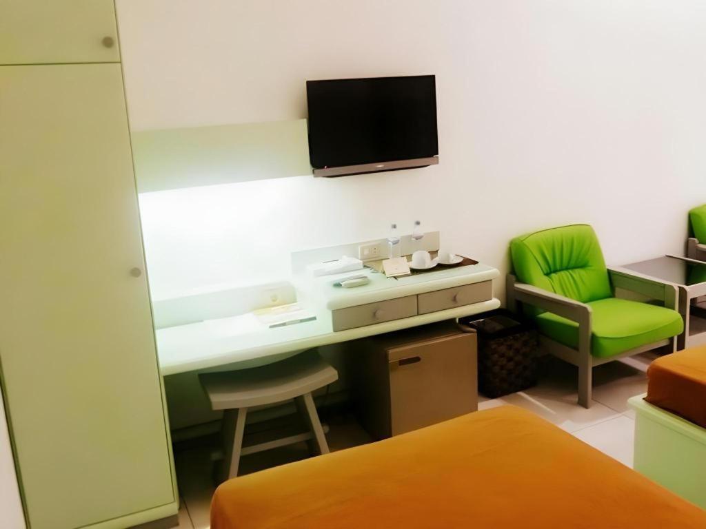 Hotel New Puri Garden Bandara Semarang Extérieur photo